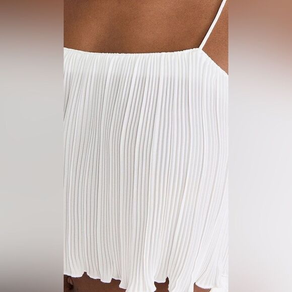 Good American | Plisse Crop Camisole Tank - Picture 3 of 6